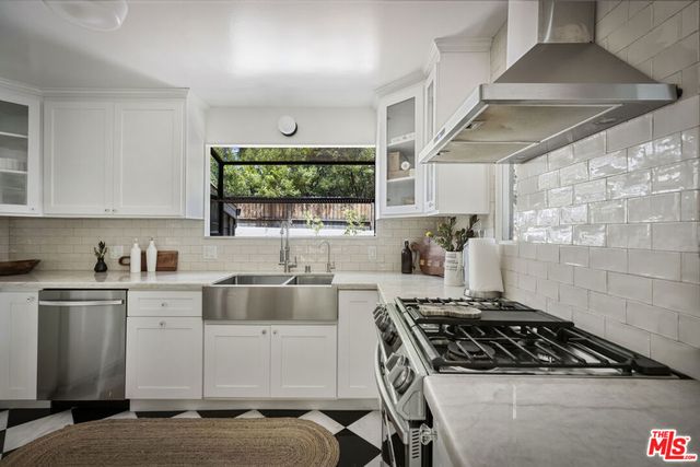 1551 Cerro Gordo Street, Los Angeles, CA 90026