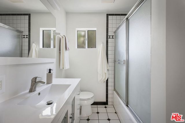 1551 Cerro Gordo Street, Los Angeles, CA 90026
