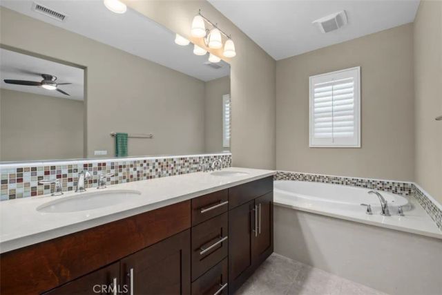 17 City Stroll, Irvine, CA 92620