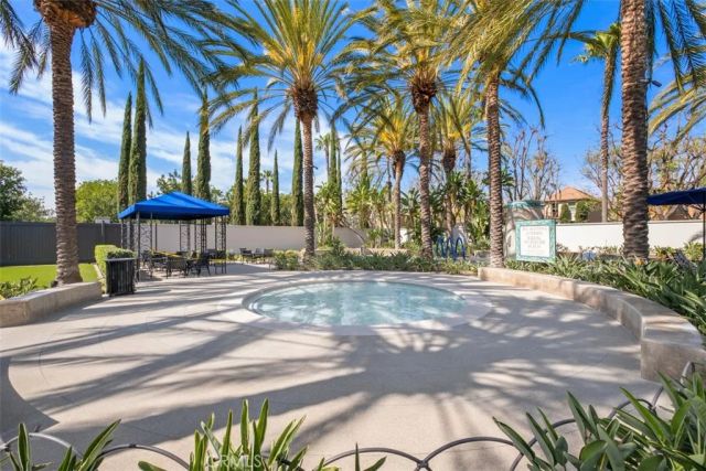 17 City Stroll, Irvine, CA 92620