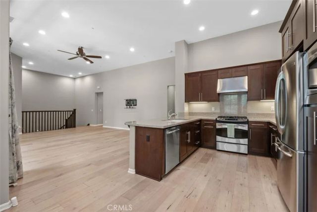 17 City Stroll, Irvine, CA 92620