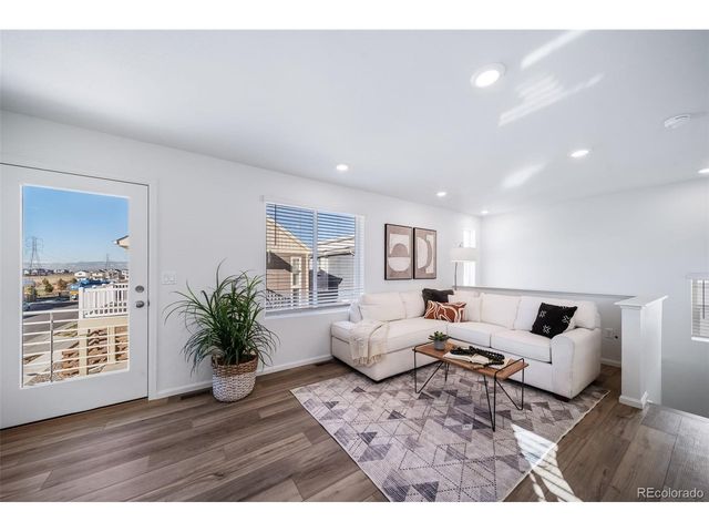 10053 Salem Ct, Commerce City, CO 80022