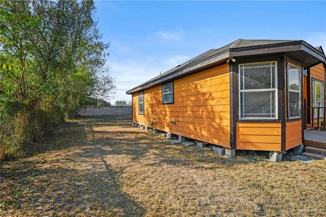 1823 N Oak Street, Alton, TX 78573