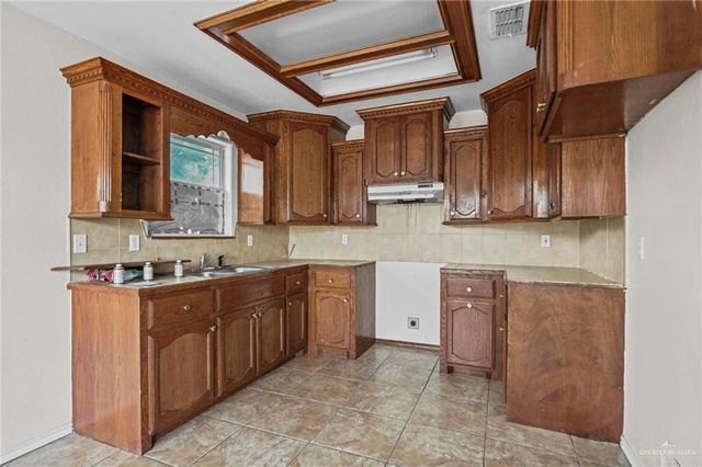 1823 N Oak Street, Alton, TX 78573