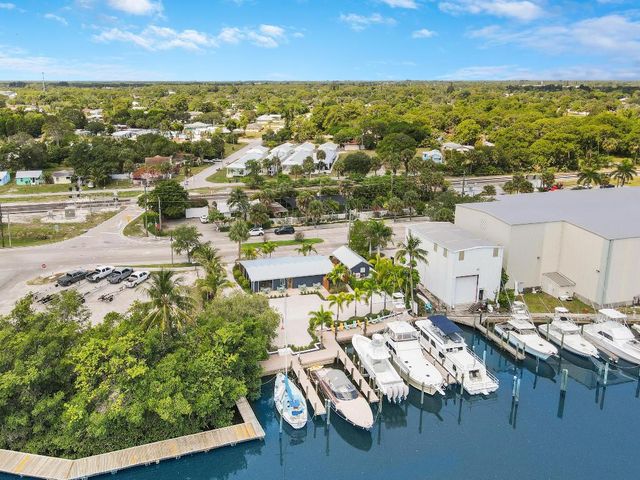 4984 SE Railway Avenue, Stuart, FL 34997