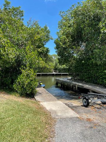 4984 SE Railway Avenue, Stuart, FL 34997