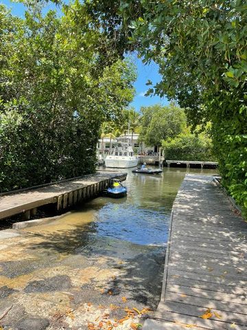 4984 SE Railway Avenue, Stuart, FL 34997