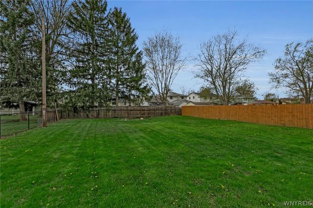 87 South Irwinwood Road, Lancaster, NY 14086