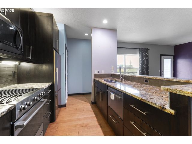 622 S NEVADA St D, Portland, OR 97219