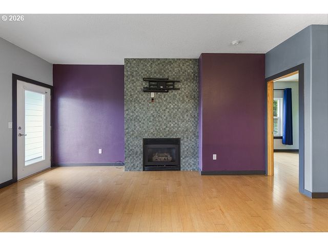 622 S NEVADA St D, Portland, OR 97219