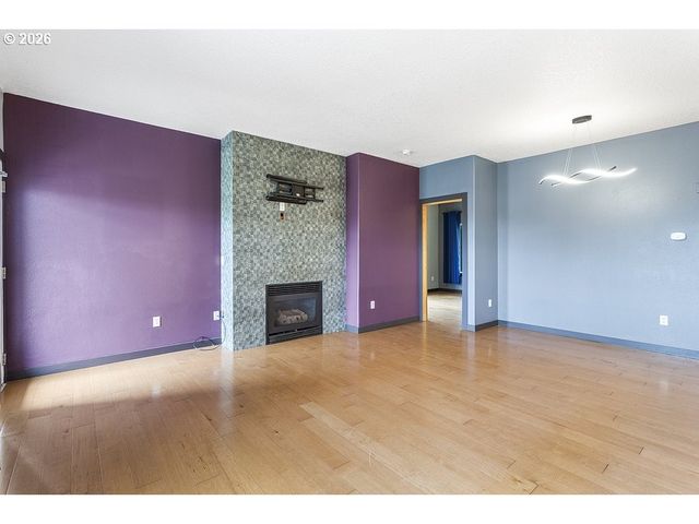 622 S NEVADA St D, Portland, OR 97219