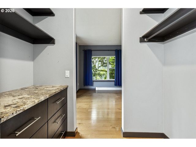 622 S NEVADA St D, Portland, OR 97219