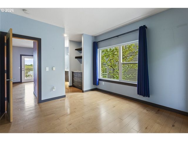 622 S NEVADA St D, Portland, OR 97219