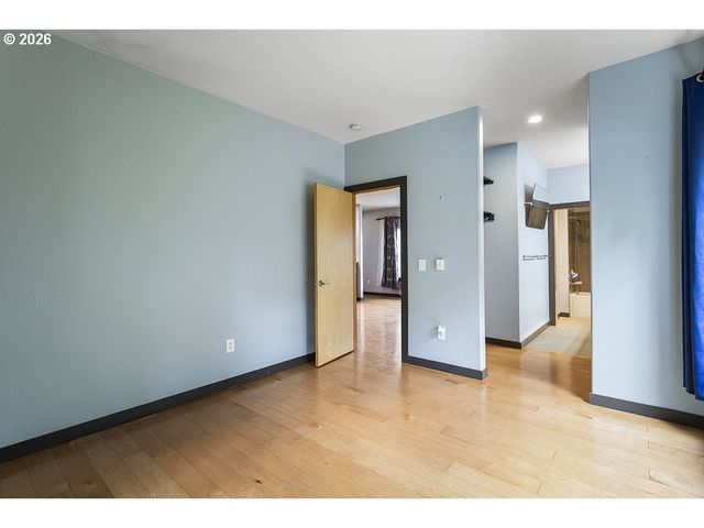 622 S NEVADA St D, Portland, OR 97219