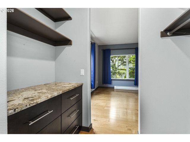 622 S NEVADA St D, Portland, OR 97219