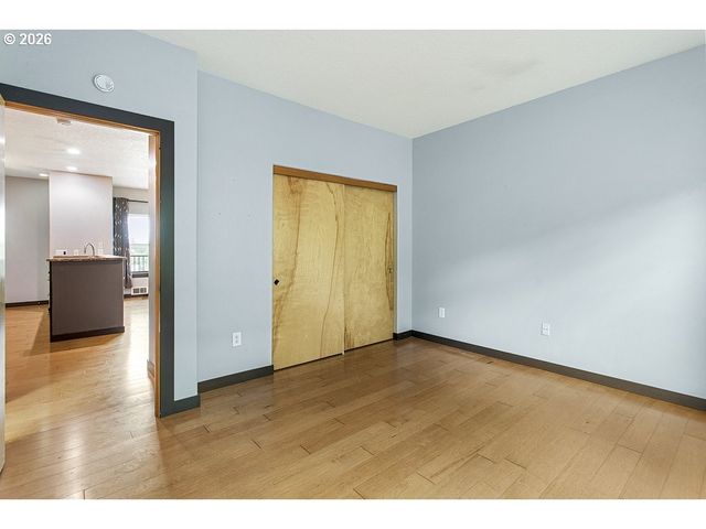 622 S NEVADA St D, Portland, OR 97219