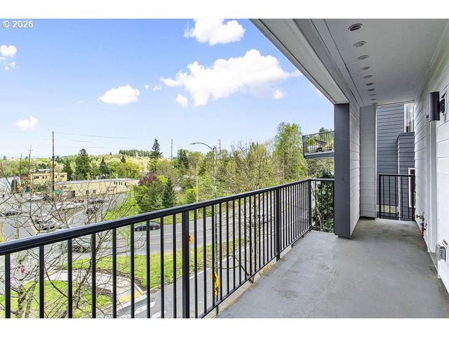 622 S NEVADA St D, Portland, OR 97219