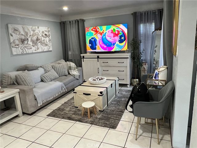 2767 Gale, Long Beach, CA 90810