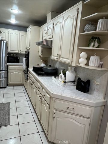 2767 Gale, Long Beach, CA 90810