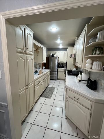 2767 Gale, Long Beach, CA 90810