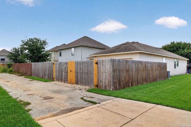 2119 Catfish Pond, San Antonio, TX 78224