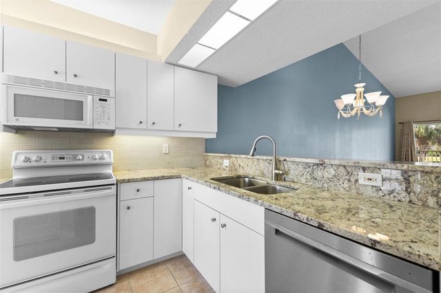 414 LAUREL LAKE DRIVE 203, Venice, FL 34292