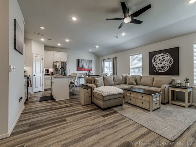 2902 W Albuquerque Place, Broken Arrow, OK 74011