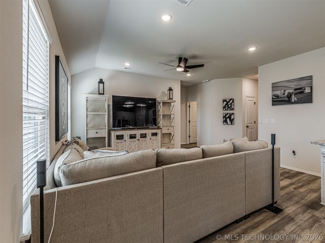 2902 W Albuquerque Place, Broken Arrow, OK 74011