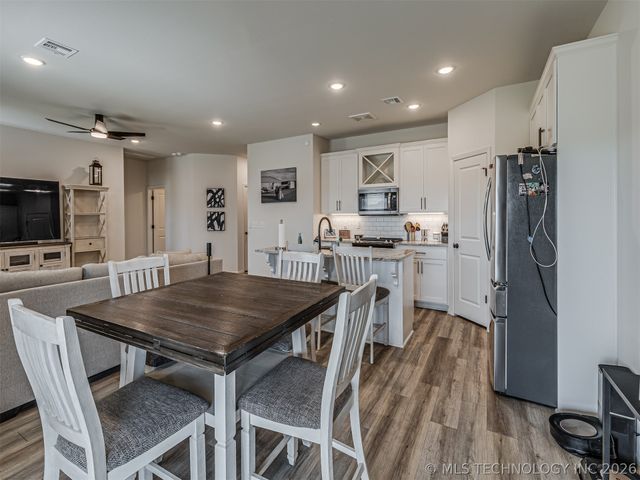 2902 W Albuquerque Place, Broken Arrow, OK 74011