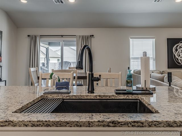 2902 W Albuquerque Place, Broken Arrow, OK 74011