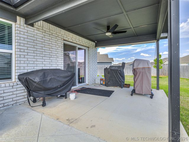 2902 W Albuquerque Place, Broken Arrow, OK 74011