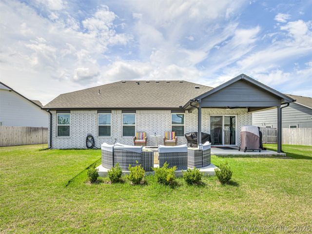 2902 W Albuquerque Place, Broken Arrow, OK 74011