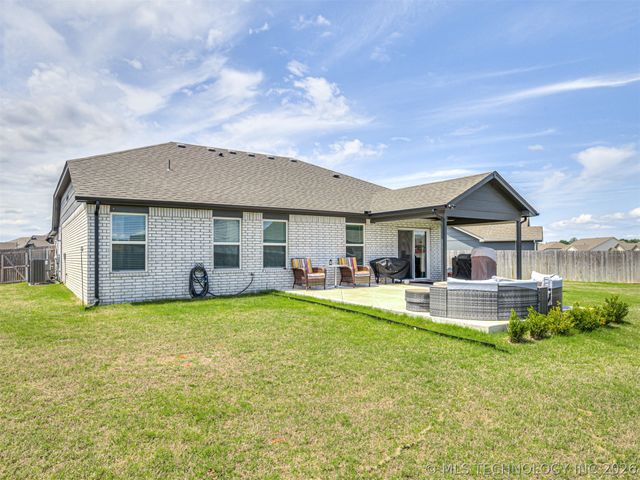 2902 W Albuquerque Place, Broken Arrow, OK 74011