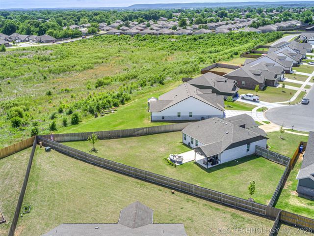 2902 W Albuquerque Place, Broken Arrow, OK 74011