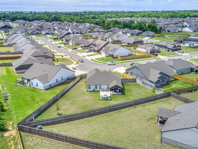 2902 W Albuquerque Place, Broken Arrow, OK 74011