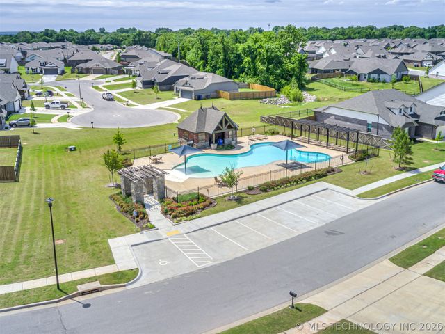 2902 W Albuquerque Place, Broken Arrow, OK 74011