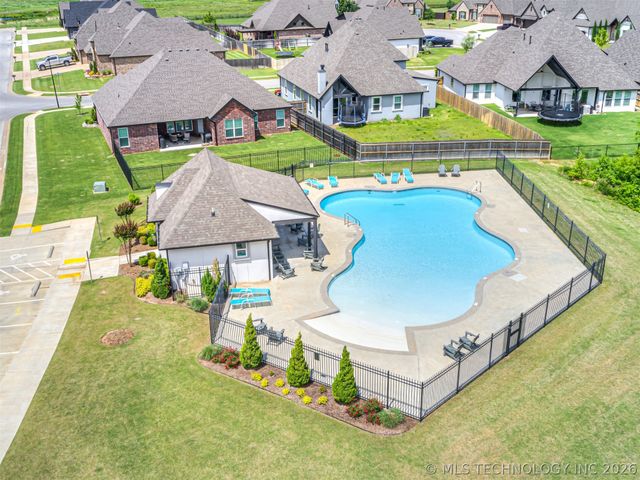 2902 W Albuquerque Place, Broken Arrow, OK 74011