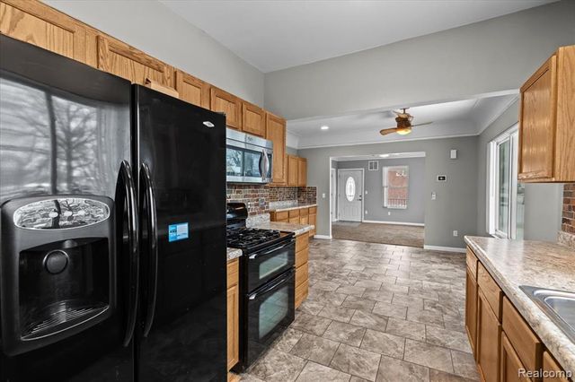 25048 Doxtator Street, Dearborn, MI 48128