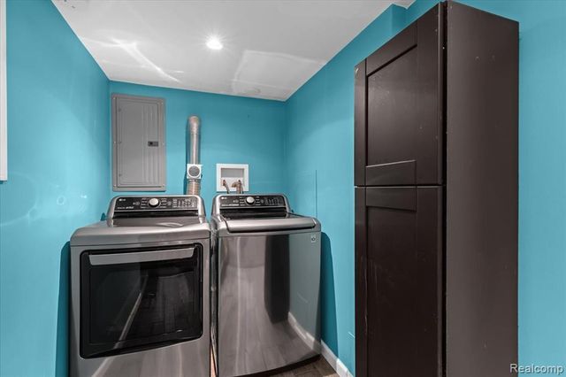 25048 Doxtator Street, Dearborn, MI 48128