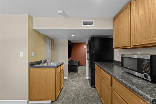 25048 Doxtator Street, Dearborn, MI 48128