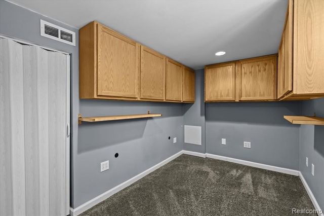 25048 Doxtator Street, Dearborn, MI 48128