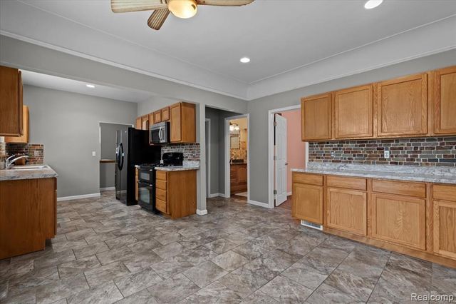 25048 Doxtator Street, Dearborn, MI 48128