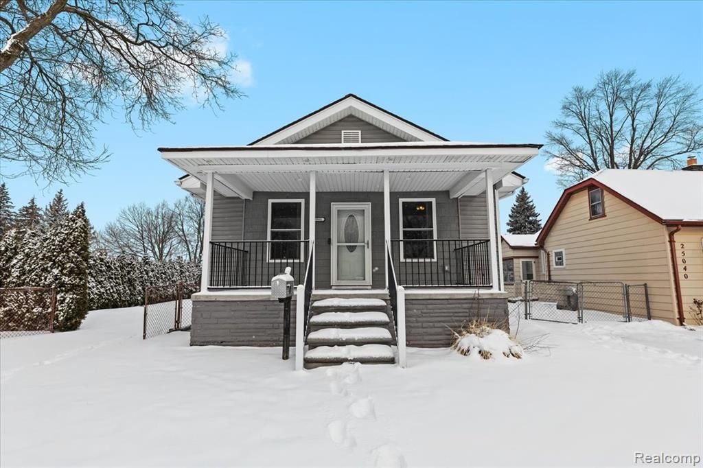 25048 Doxtator Street, Dearborn, MI 48128