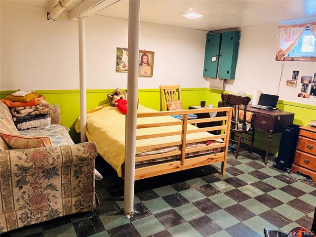 272 Jefferson Avenue, Franklin Square, NY 11010