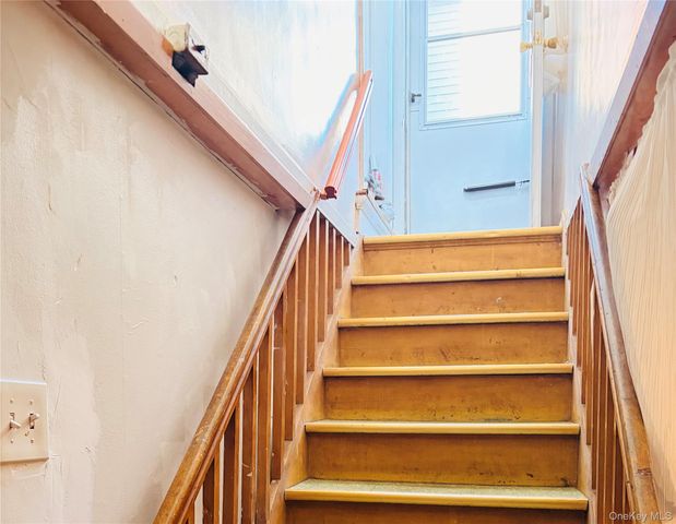 272 Jefferson Avenue, Franklin Square, NY 11010