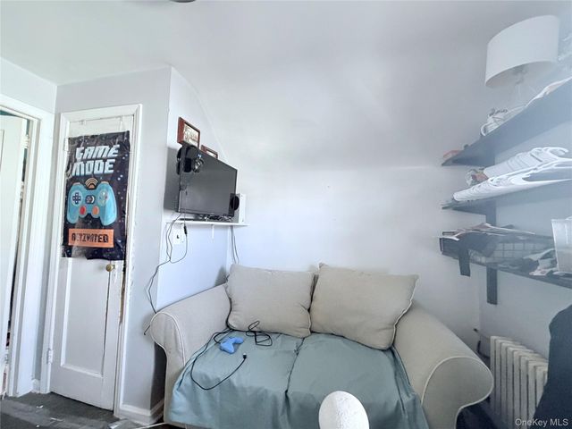 272 Jefferson Avenue, Franklin Square, NY 11010