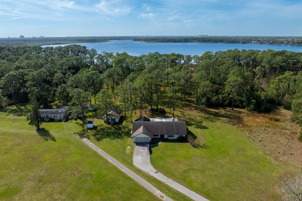 8822 WINTER GARDEN VINELAND ROAD, Orlando, FL 32836