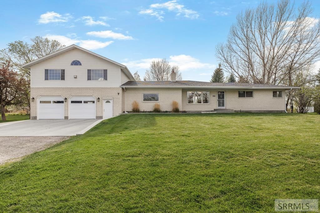 Image 1 of property listing at 806 N 650 E, Basalt, ID 83218