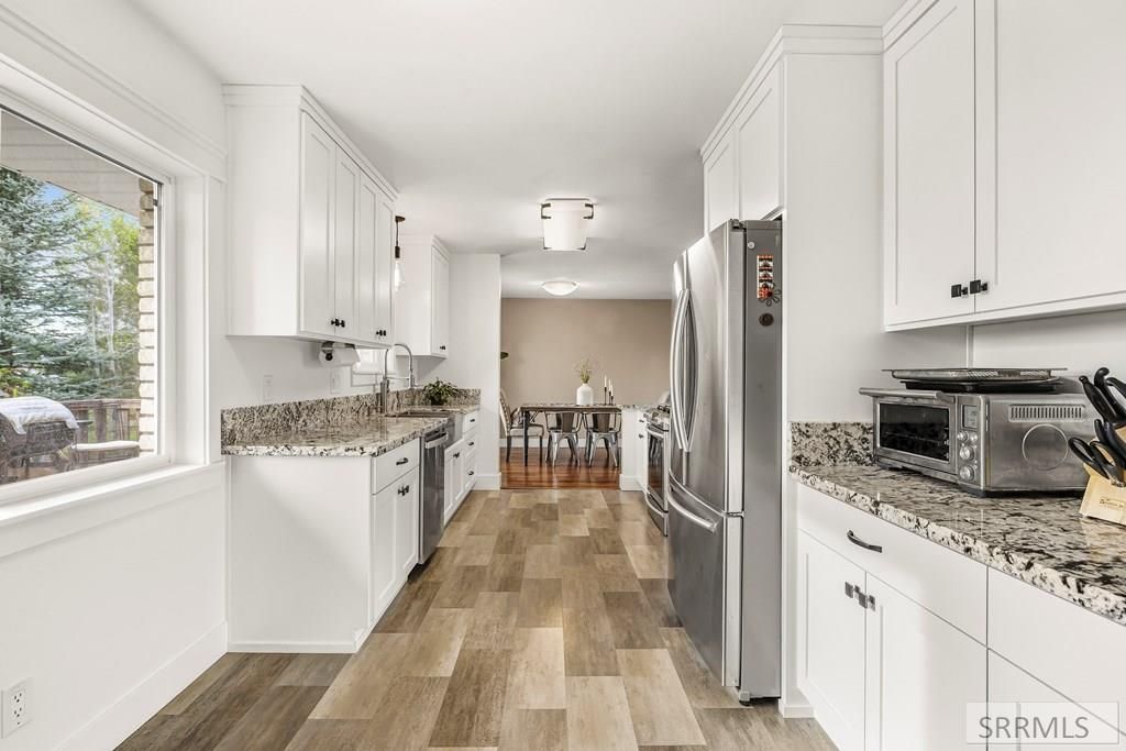 Image 10 of property listing at 806 N 650 E, Basalt, ID 83218