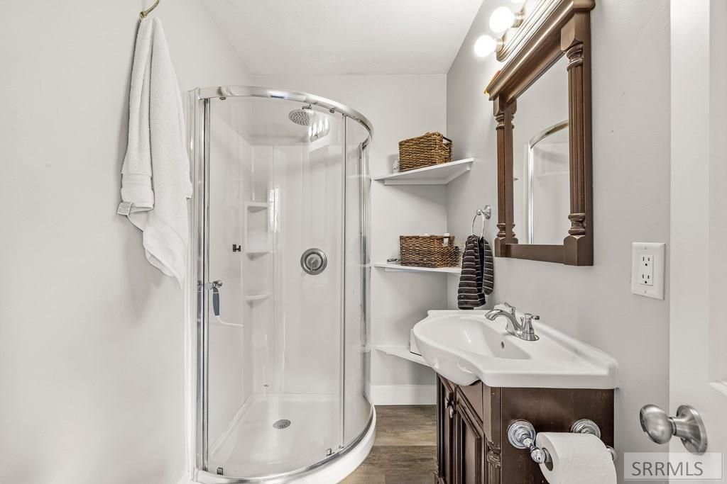 Image 17 of property listing at 806 N 650 E, Basalt, ID 83218